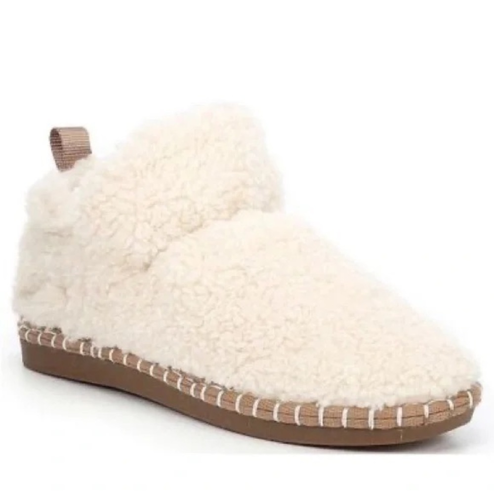 Gianni Bini Cozy Up off-white Faux Shering Bootie Slippers-new
